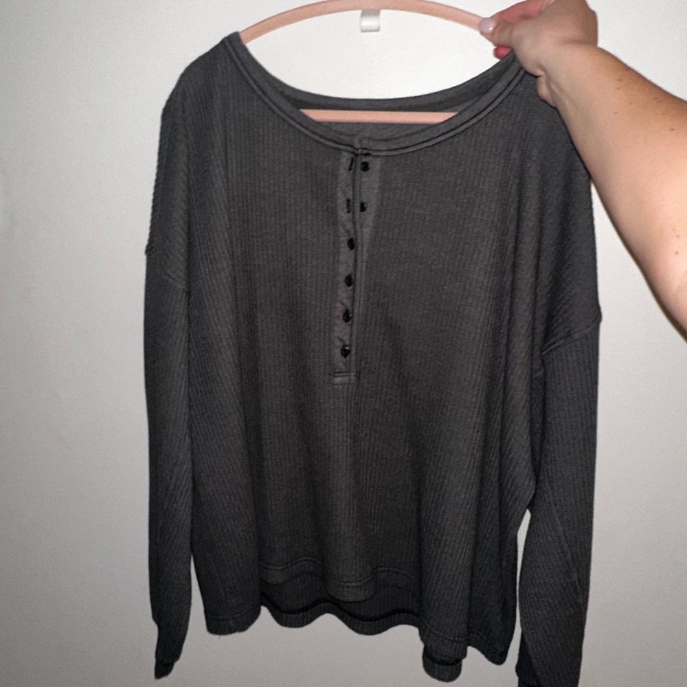 NWOT aerie Charcoal Waffle Henley Top - Picture 2 of 6